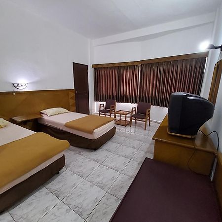 Hotel Kumala Samudra Cikakak Exteriér fotografie