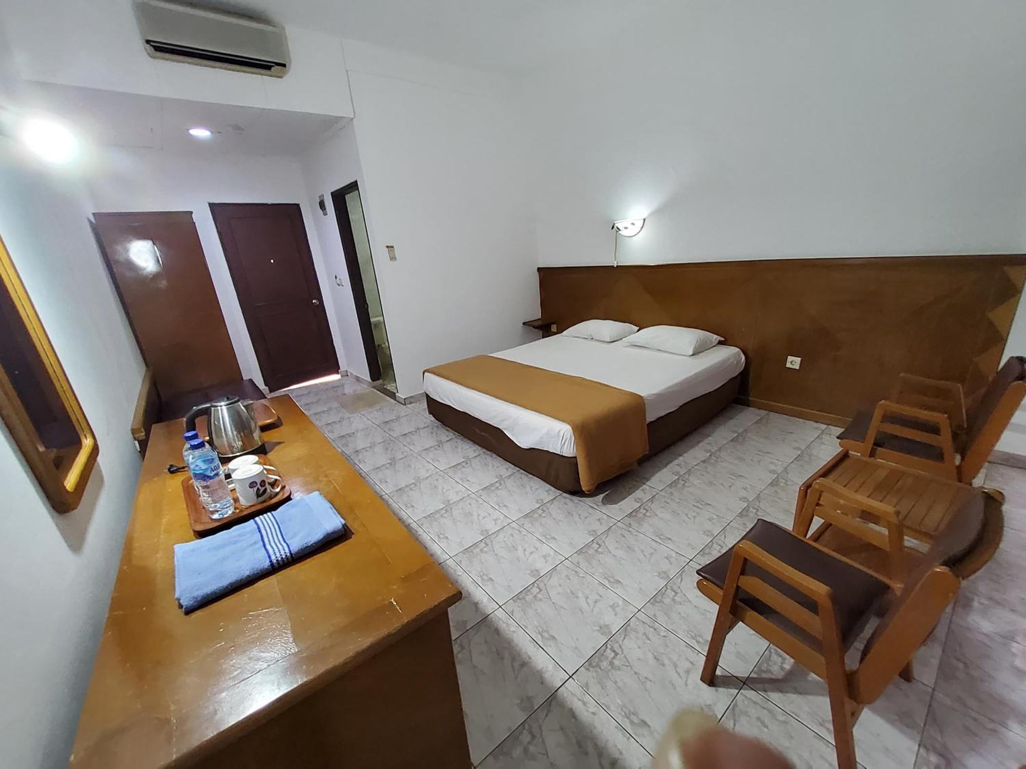 Hotel Kumala Samudra Cikakak Exteriér fotografie