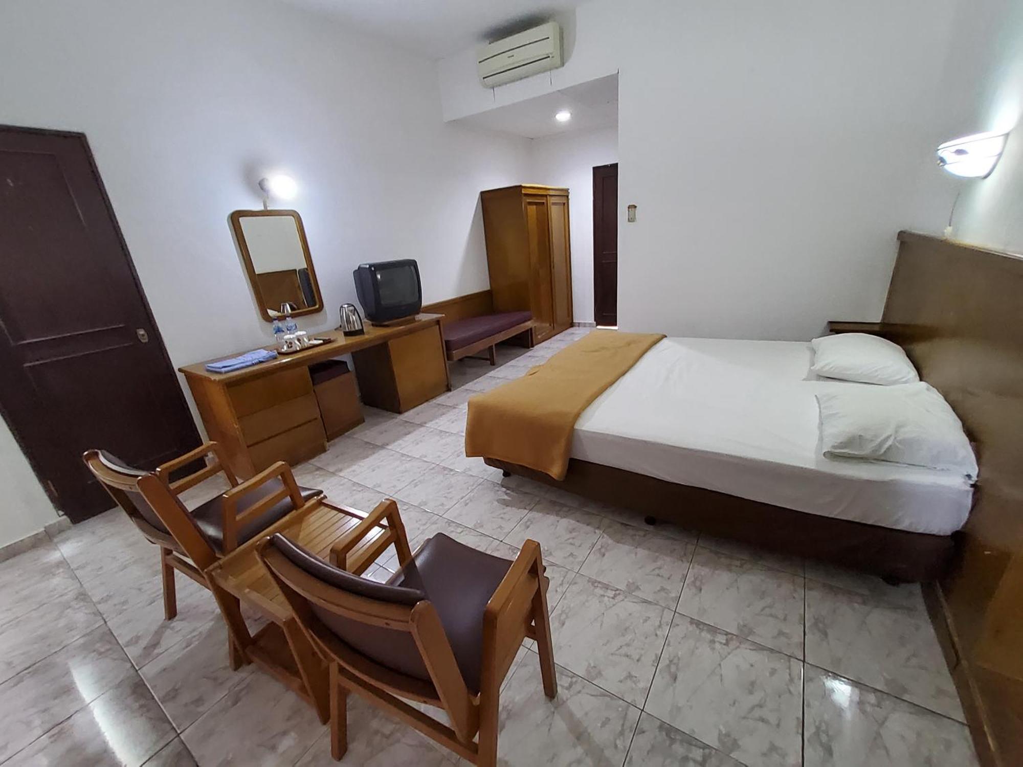 Hotel Kumala Samudra Cikakak Exteriér fotografie