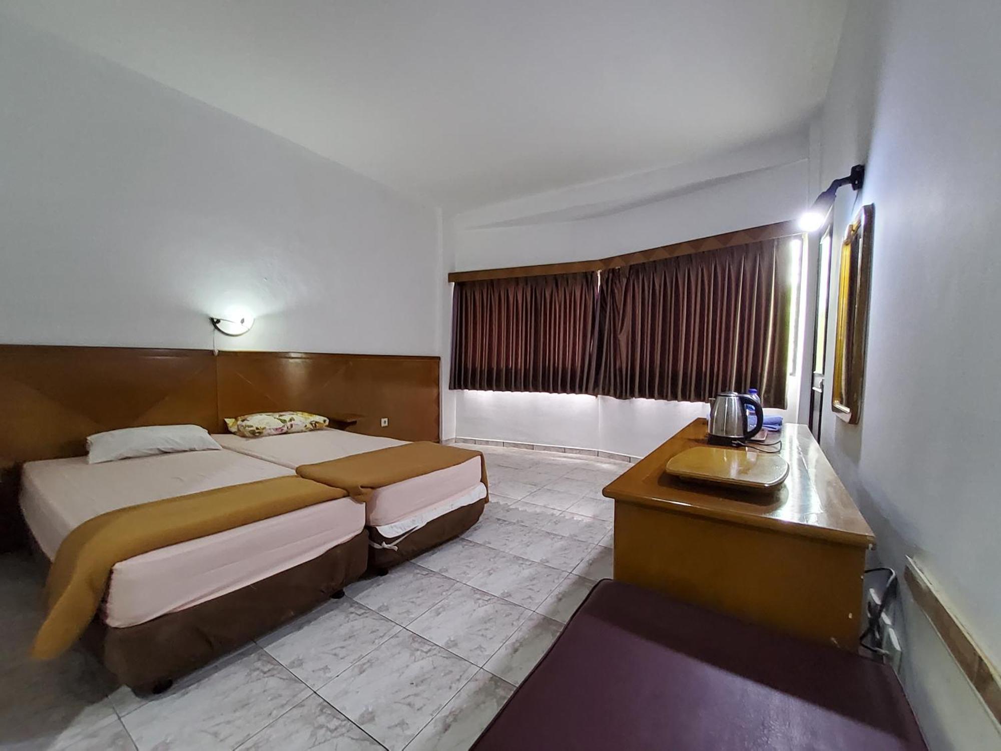 Hotel Kumala Samudra Cikakak Exteriér fotografie